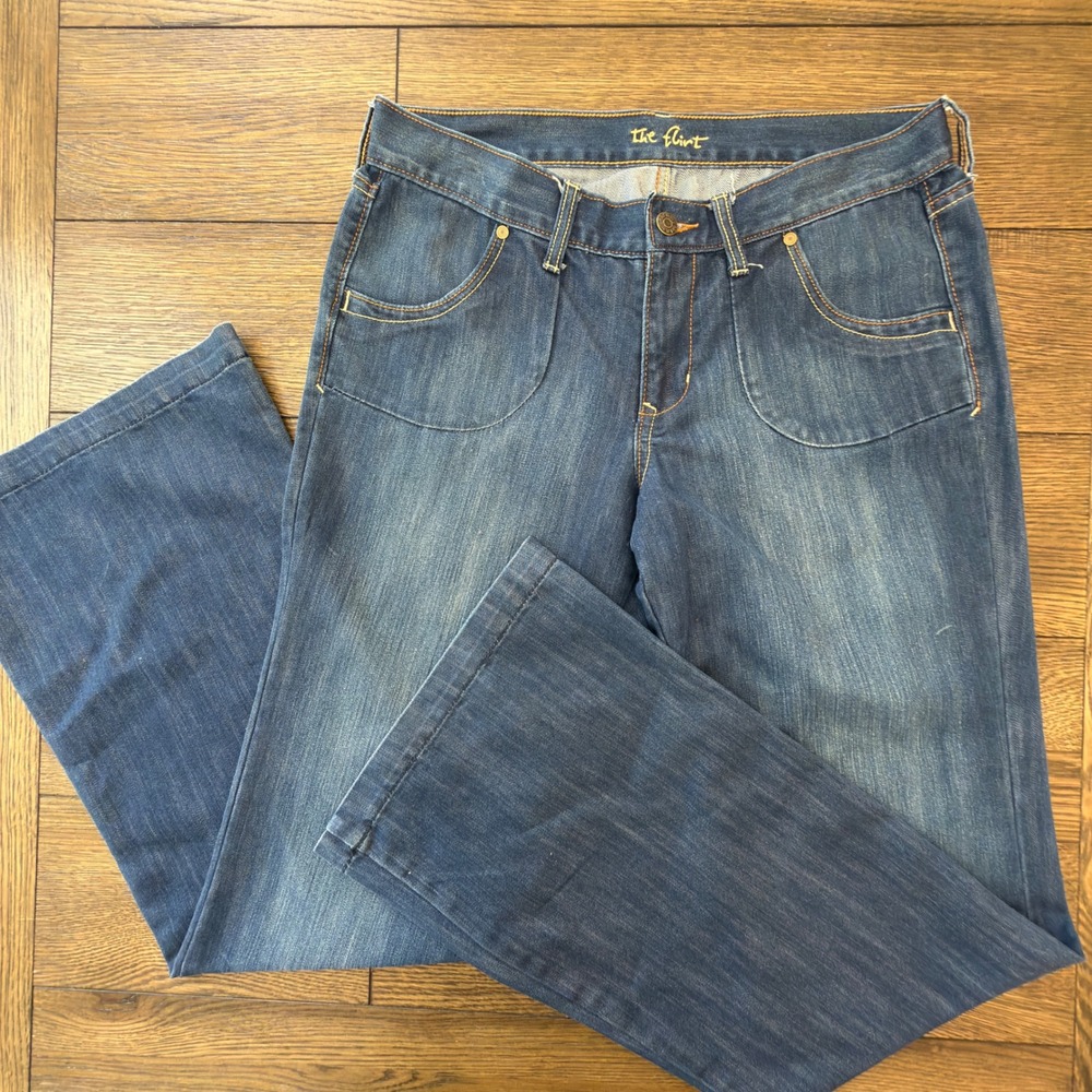 Old Navy The Flirt Mid-Rise Bootcut Jeans Medium Wash Long Size 8